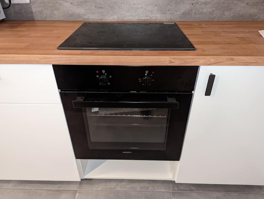 Cleo - 7places, Parking, Tram L2 Au Pied, 6min Gare St Roch, 4e Etage Apartment *
